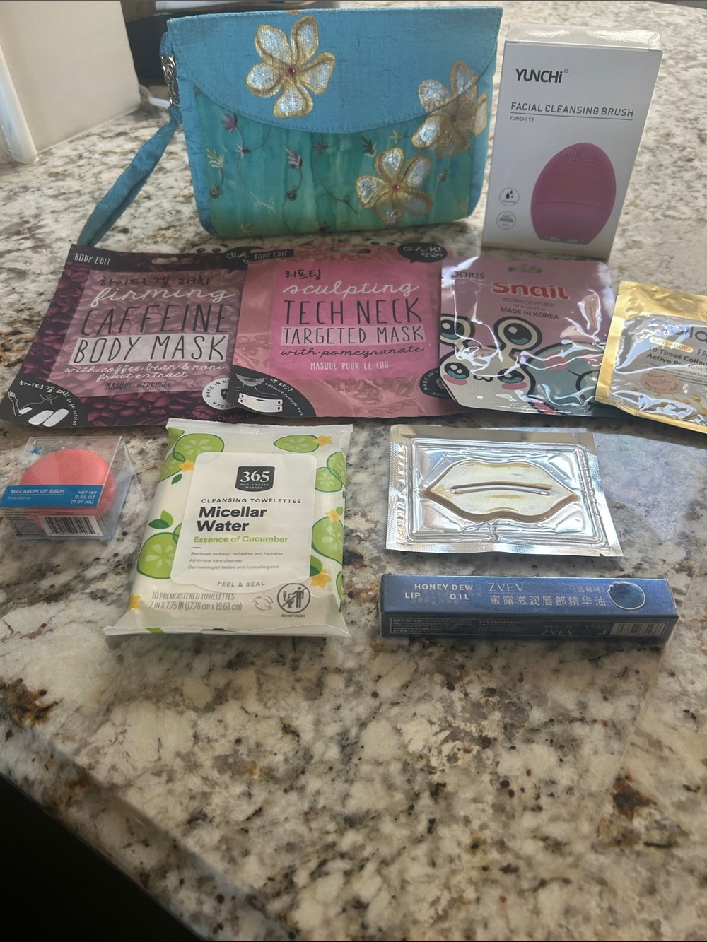Facial cleansing package full of amazing products 10 pieces total